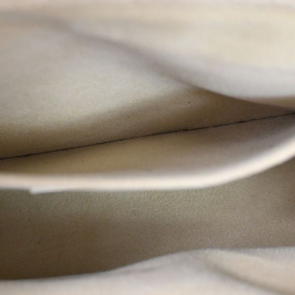 LOUIS VUITTON Trapeze Handbag - Picture 11 of 15